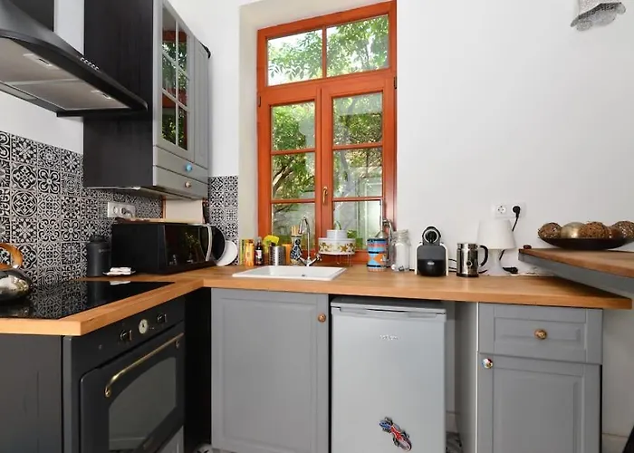 Castle Hill Garden Studio