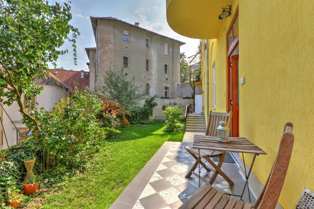 Castle Hill Garden Будинок відпочинку *